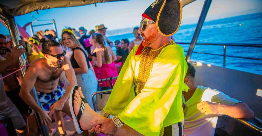 boat party benalmadena