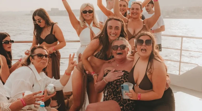 hen party boat benalmadena